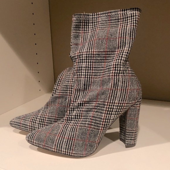 Chase & Chloe Brook 2 Block Heel Bootie - Picture 4 of 9